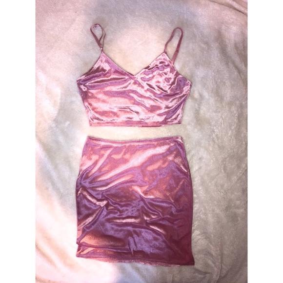 SALE ‼️ NWOT Baby Pink Velvet Set: Skirt and Top - Picture 1 of 2
